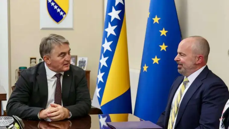 Komsic i ginkel