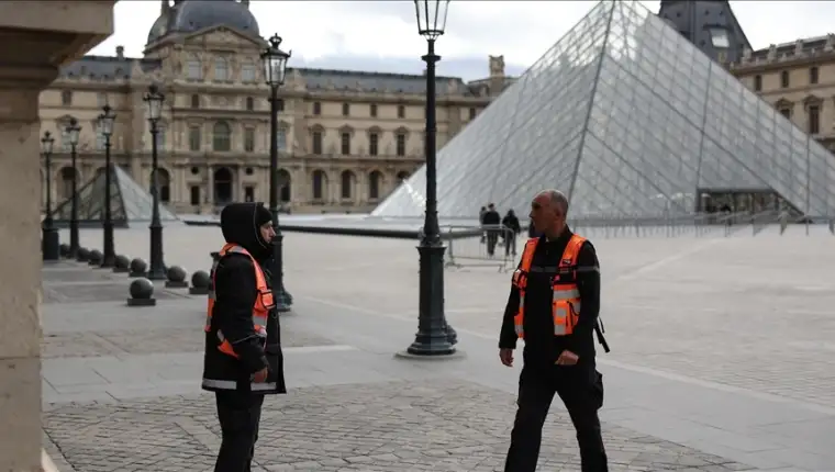 Louvre