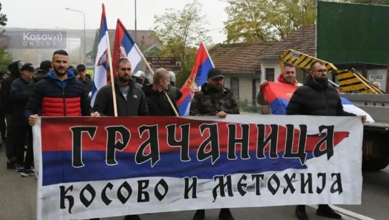 1761733578 srbi sa kosova krenuli u novi sad 6 750x422