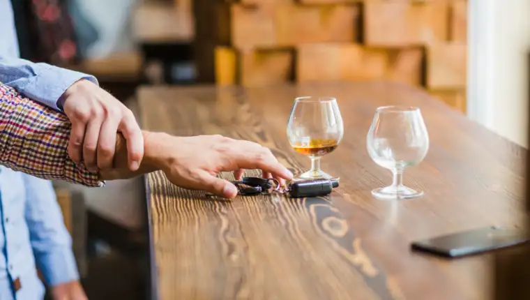 alkohol voznja freepik