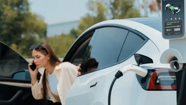 Električni auto freepik