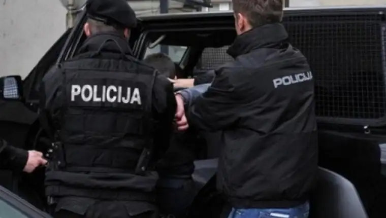 Policija hapsenje2