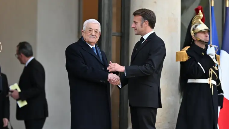 AA 20251111 39683699 39683685 SASTANAK EMMANUELA MACRONA I MAHMOUDA ABBASA U PARIZU