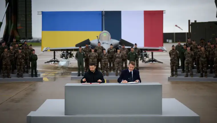 Zelenski macron potpis