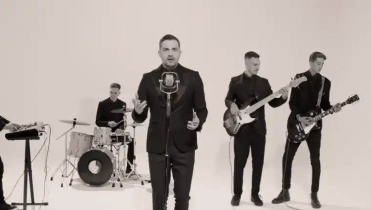 Screenshot 2025 11 21 at 08 24 19 100 MIRZA SELIMOVIC BALADA NA RADIJU OFFICIAL VIDEO You Tube