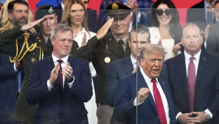 Trump44