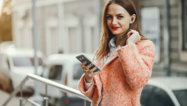 Mobitel freepik 2025 12 01 231235 iuwn