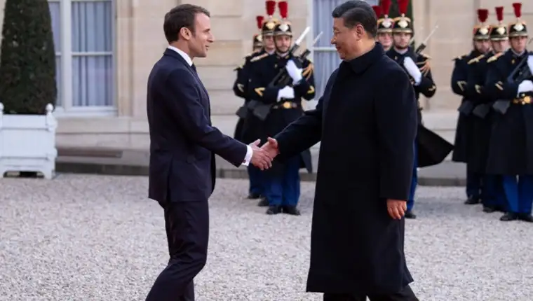 Macron xi