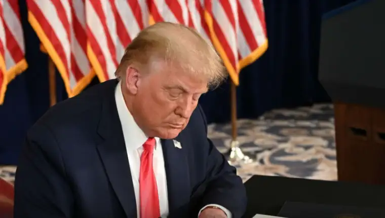 Trump77