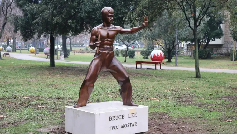 251217 bruce lee mostar 77275