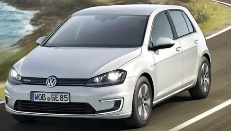 Volkswagen e Golf 11