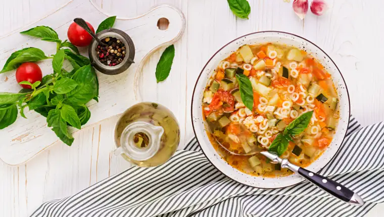 Minestrone supa freepik 1