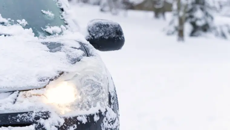 Zima auto freepik