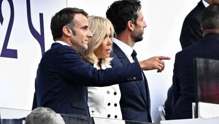Macron89