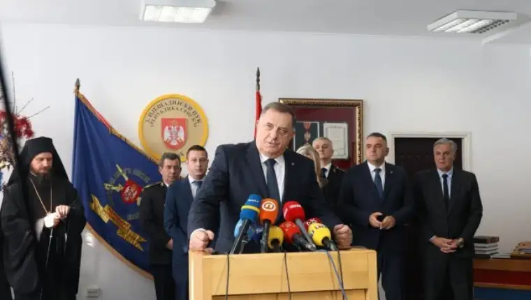 Dodik govori o helezu