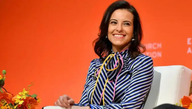 Dina powel34