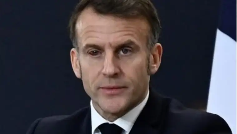 Macron77