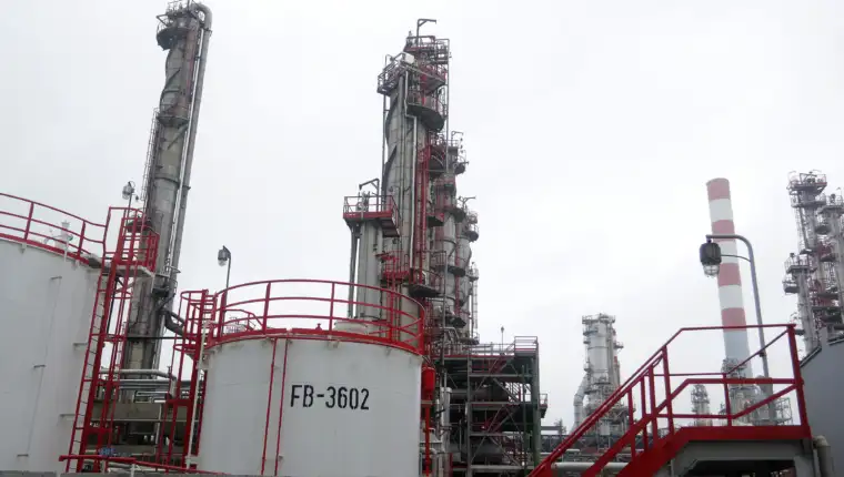 PXL 251125 142438780