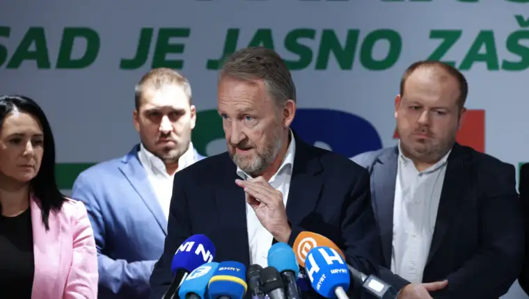 Izetbegovic sda fena