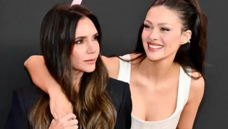 Victoria beckham i nicola peltz 1