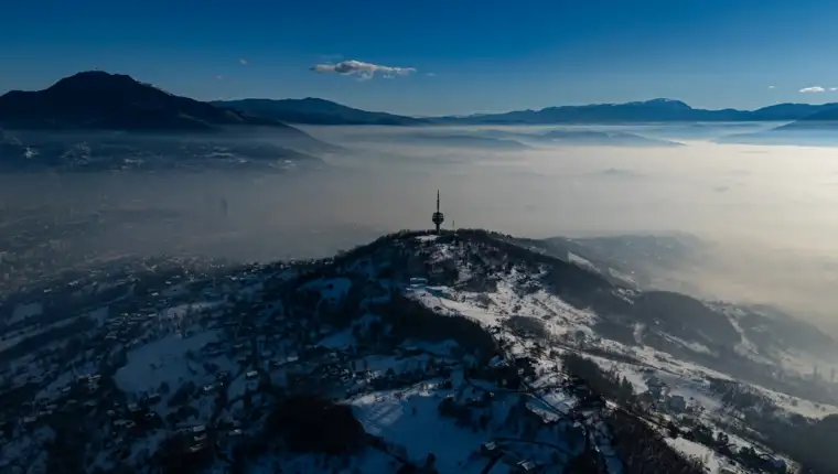 AA 20260118 40289088 40289065 SARAJEVO PONOVO MEDU NAJZAGADENIJIM GRADOVIMA SVIJETA