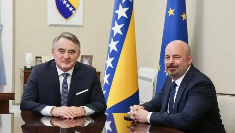 Komšić Ginkel