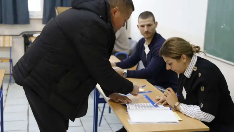 Prijevremeni izbori fena