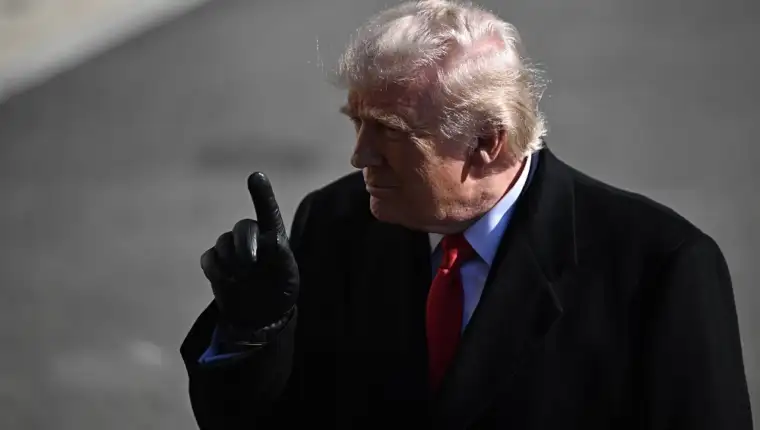 Trump 44 aa