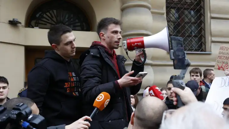 Protesti sarajevo cetvrti dan fena 3