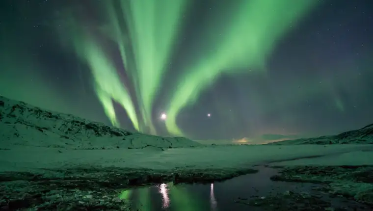 polarna svjetlost freepik