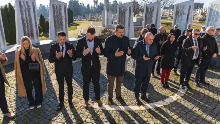 Ruznic usk polaganje cvijeca