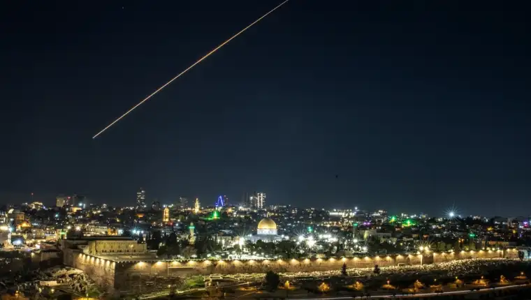 AA 20260228 40696790 40696782 IRAN POKRENUO UZVRATNI RAKETNI NAPAD NA IZRAEL
