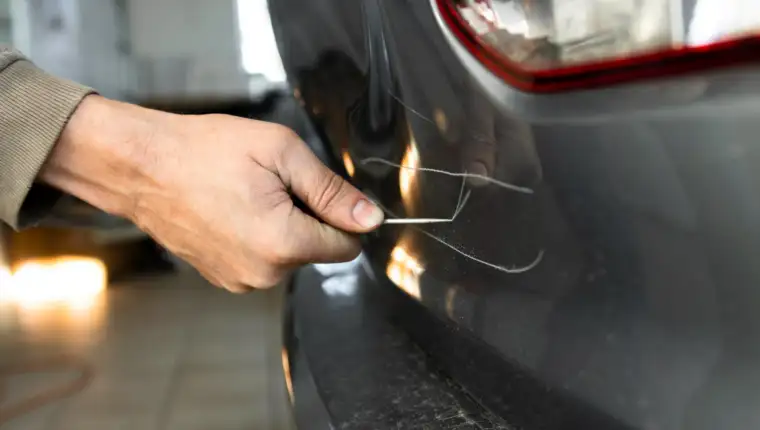 ogrebotina auto freepik