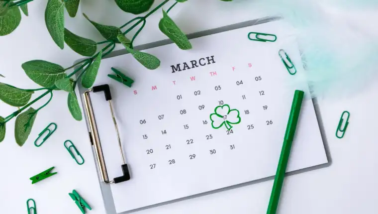 mart kalendar freepik