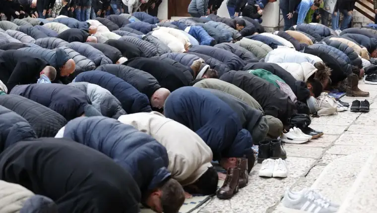 Bajram namaz fena 13