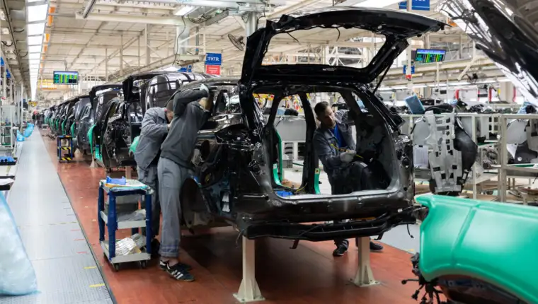 auto fabrika freepik