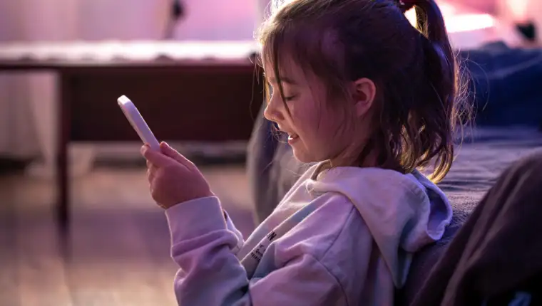 Dijete mobitel