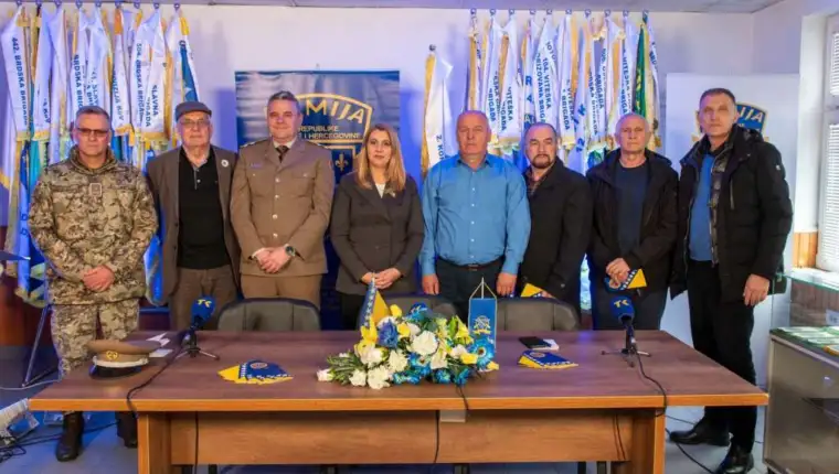 Vlada tk godisnjica armije