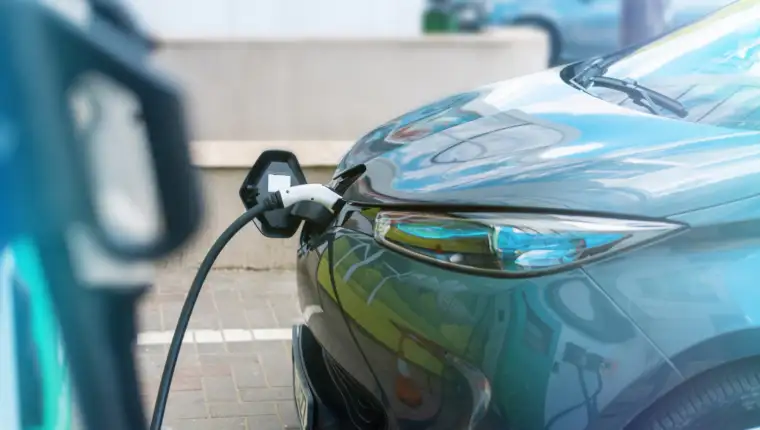 električno auto freepik