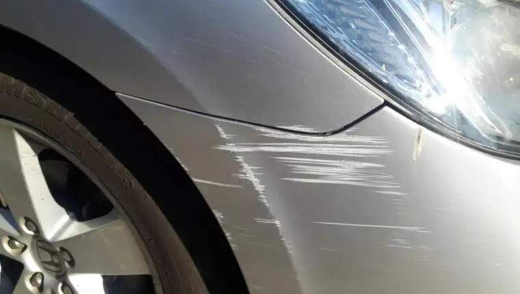 auto ogrebotina freepik