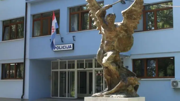 Plicija 56