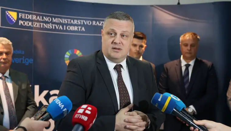 Vojin mijatovic s fena