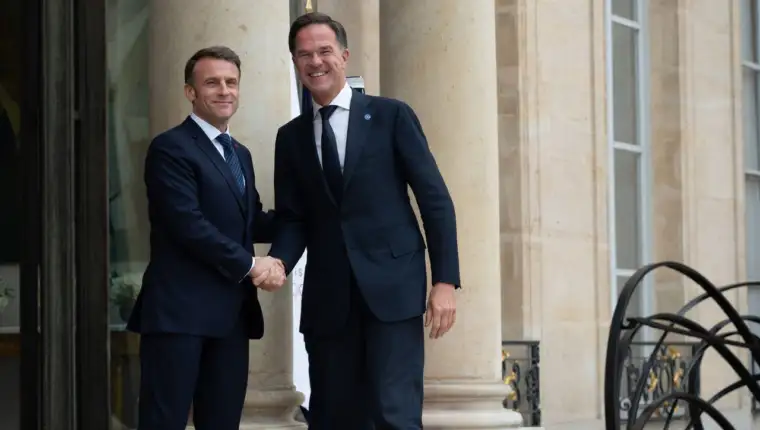 Macron rutte nato