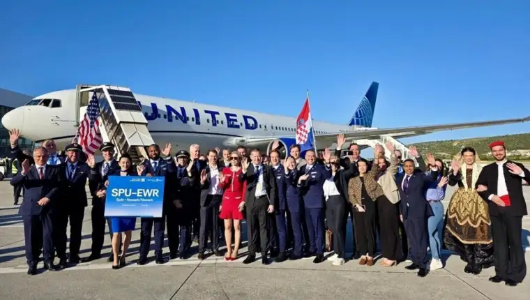 United airlines split aa