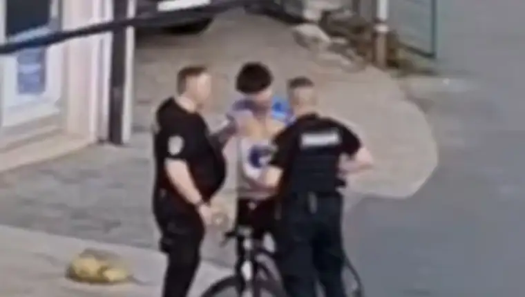 Policija maloljetnik 1777715528