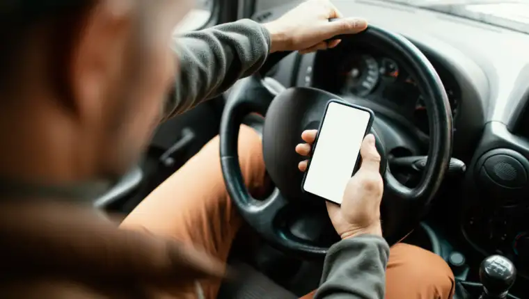 Mobitel auto freepik