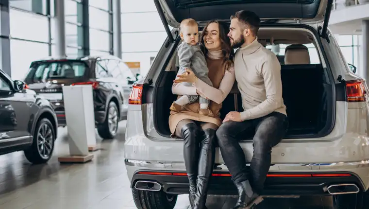 porodično auto freepik