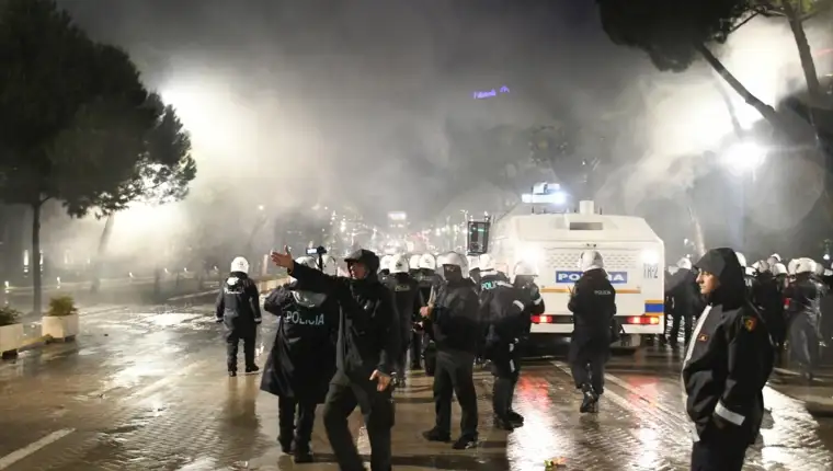 Tirana protesti aa 10
