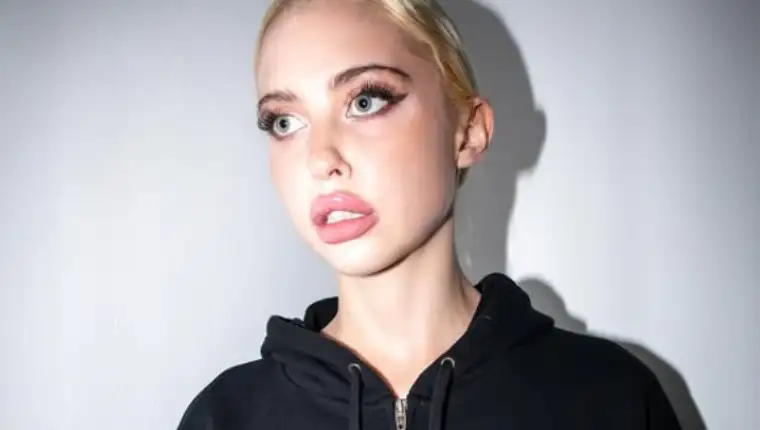 Chloe Cherry