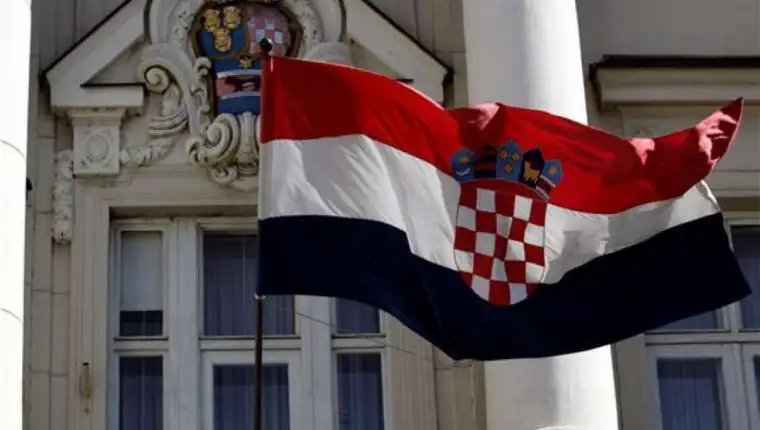 Hrvatska zastava hina